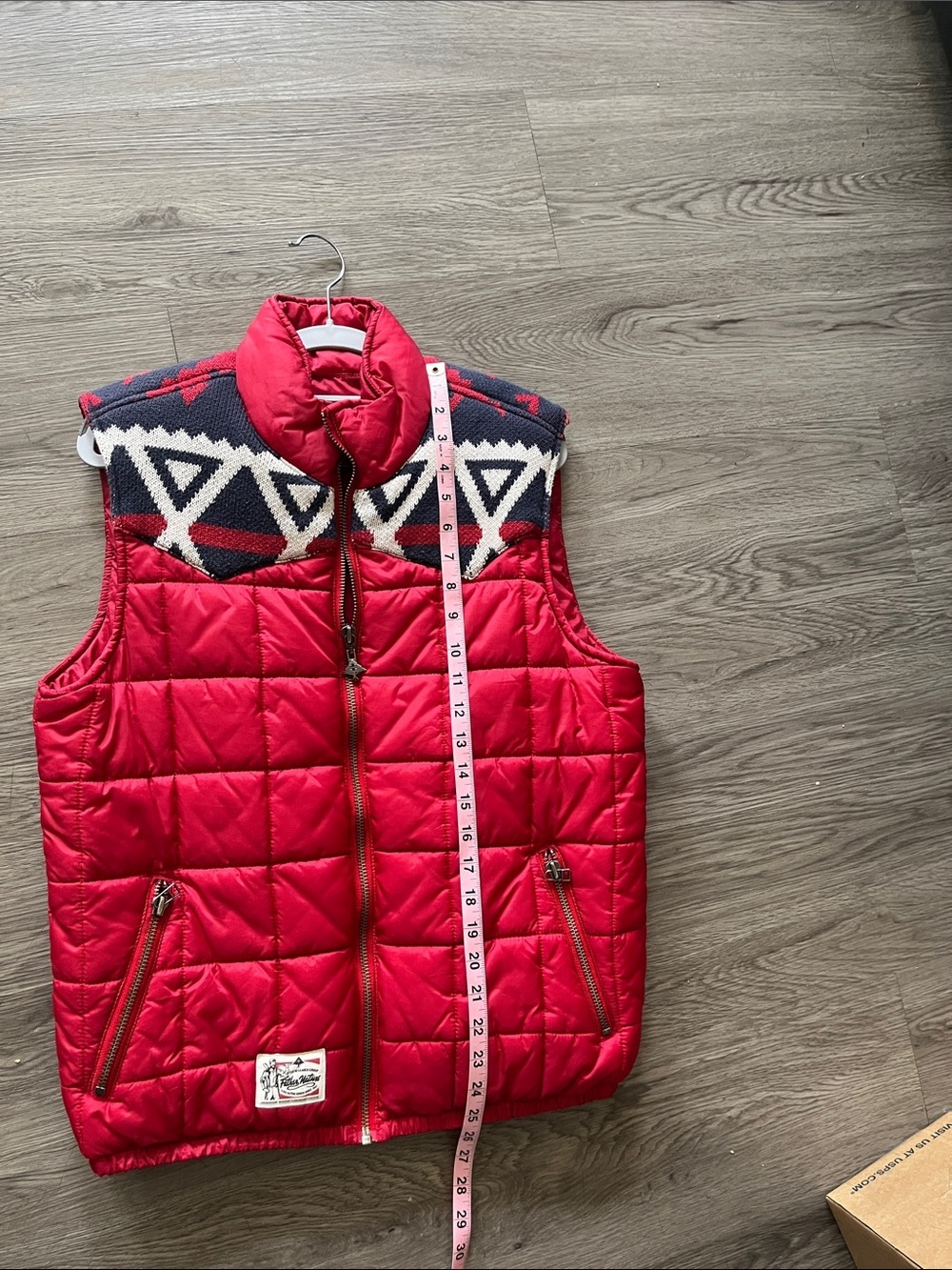 Red Quilted Vest with Geometric Pattern - Picture 5 of 5